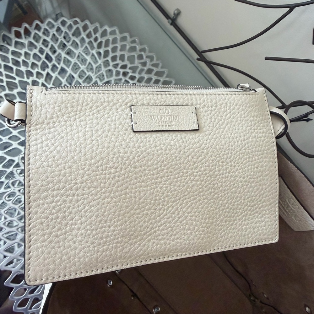 Valentino Garavani Nellcote Off White Leather Studded Tote with Pouch NWT - Picture 12 of 16